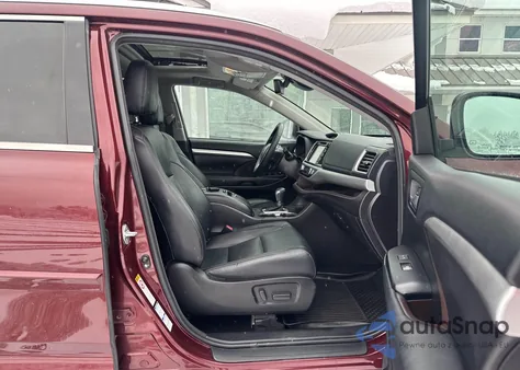 2017 Toyota Highlander Xle z USA, uszkodzony, nr VIN 5TDJZRFHXHS449349